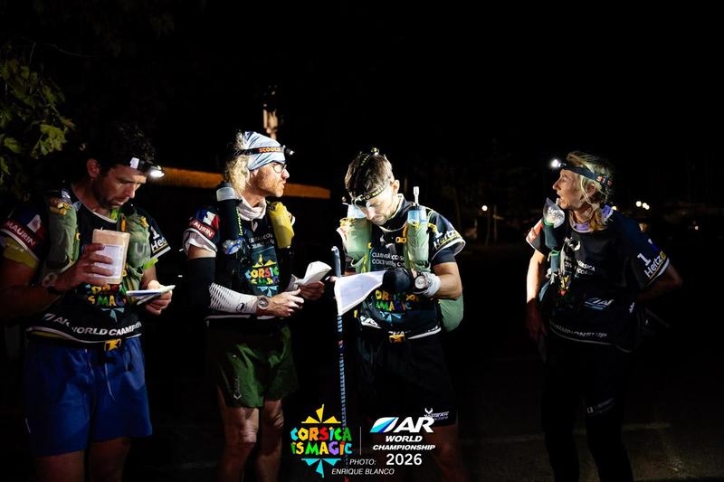 400team Altore start the final trek